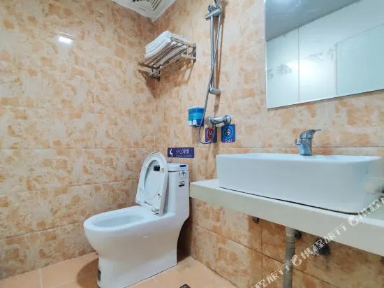 Guangzhou Mingdu Business Hotel (Tongde Metro Station)