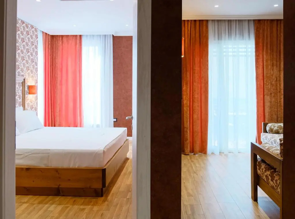 Ledina Hotel