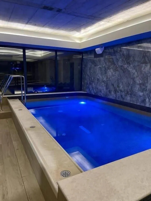 Aniroc Signature Hotel
