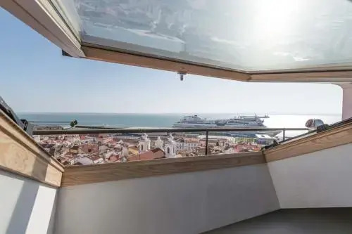TravelingToLisbon 120 - Alfama