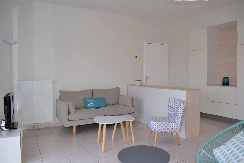 Bel appartement entièrement rénové 5 personnes au centre ville de PERROS-GUIREC - Ref 923