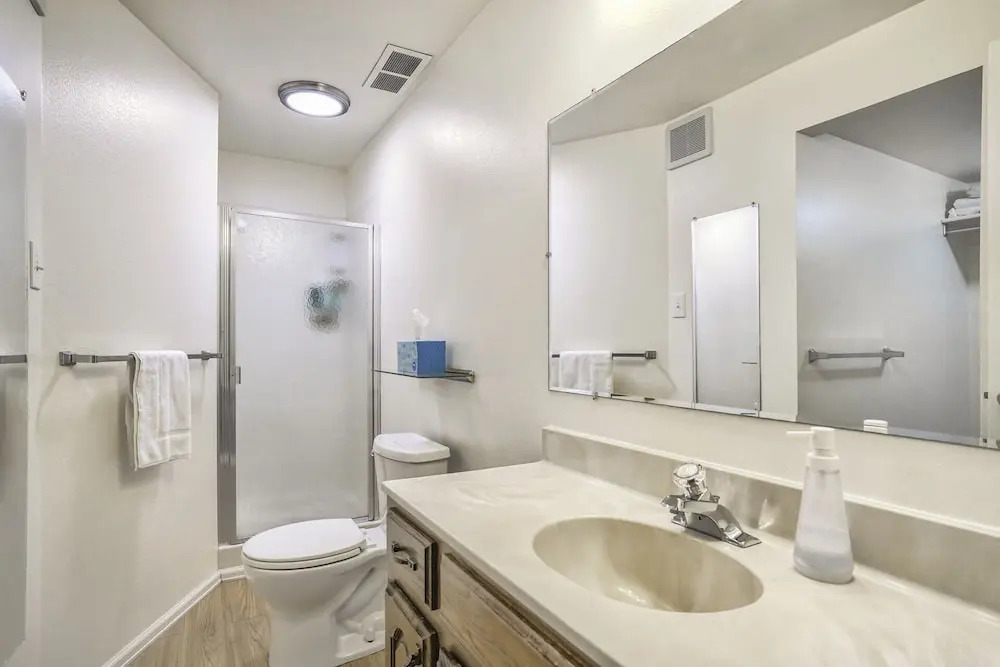 4BR Central Location & Near Parks!