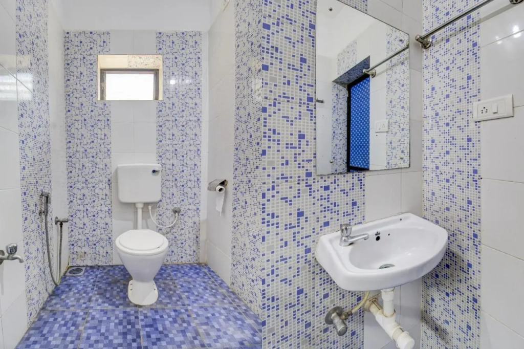 OYO Flagship 80682 Hotel K S Inn Small Town