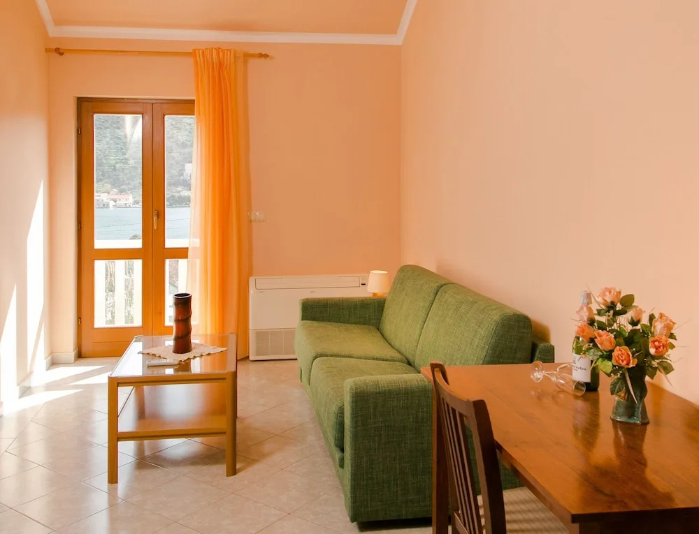 Apartments Zaton Bay