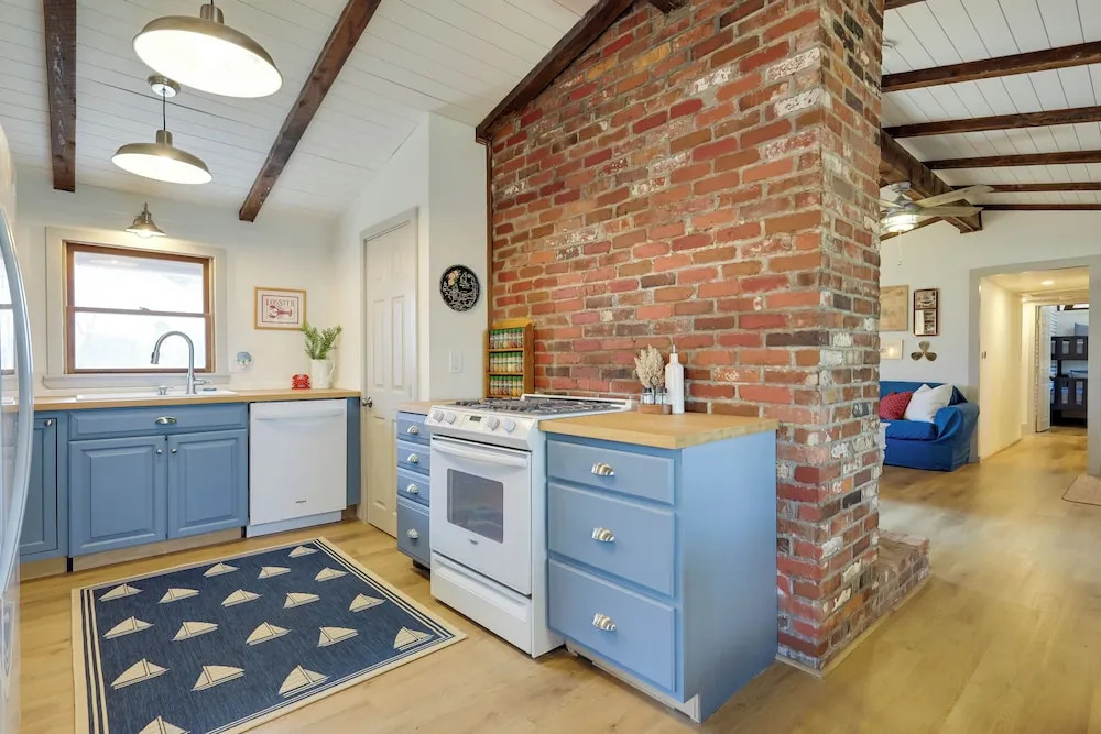 Steps to Beaches & Main Street: Hyannis Retreat