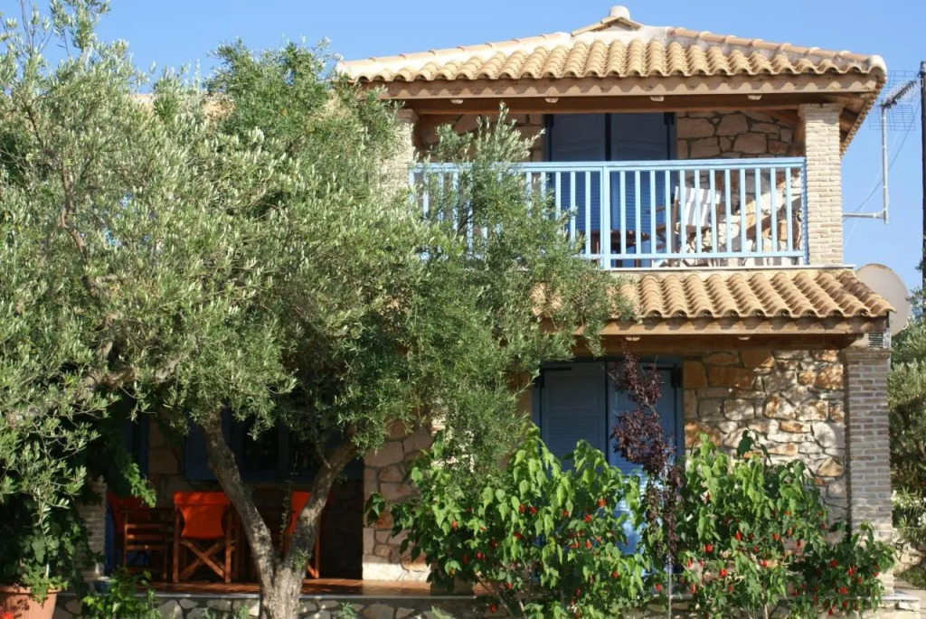 Lithos stone house (Ionio holidays)
