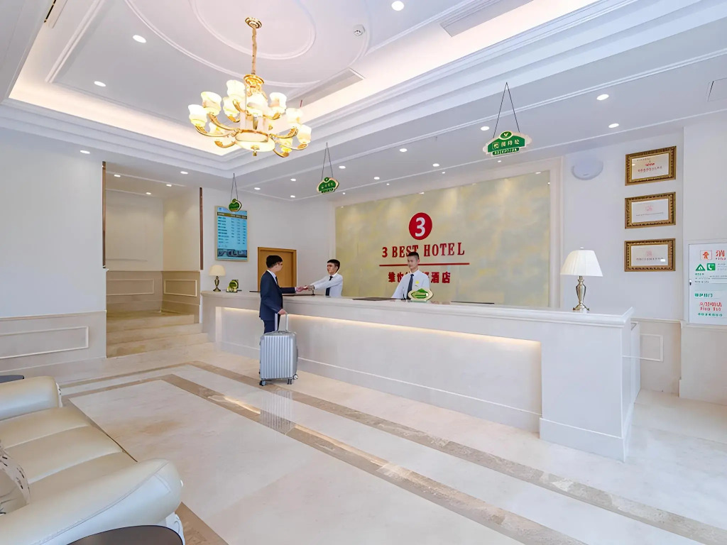Vienna 3 Best Hotel (Yaxin Hospital Aeon Mall)