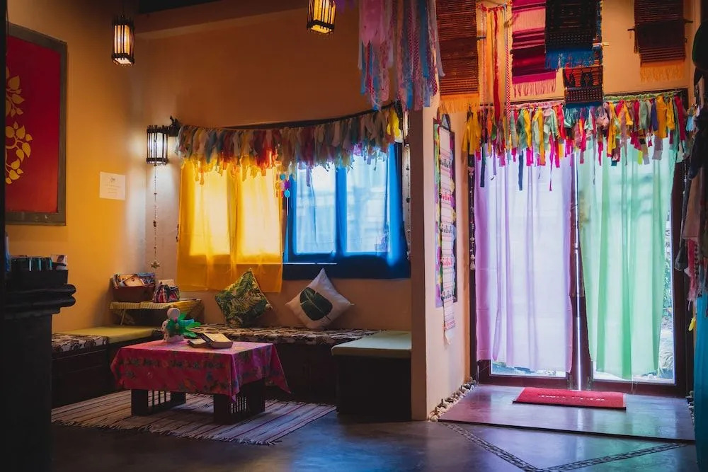 Indy Hostel at Maenam