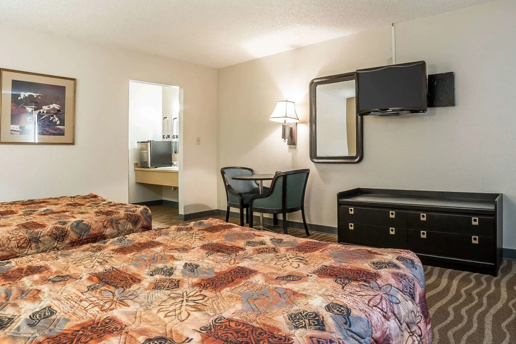 Rodeway Inn Cheyenne I-80 East