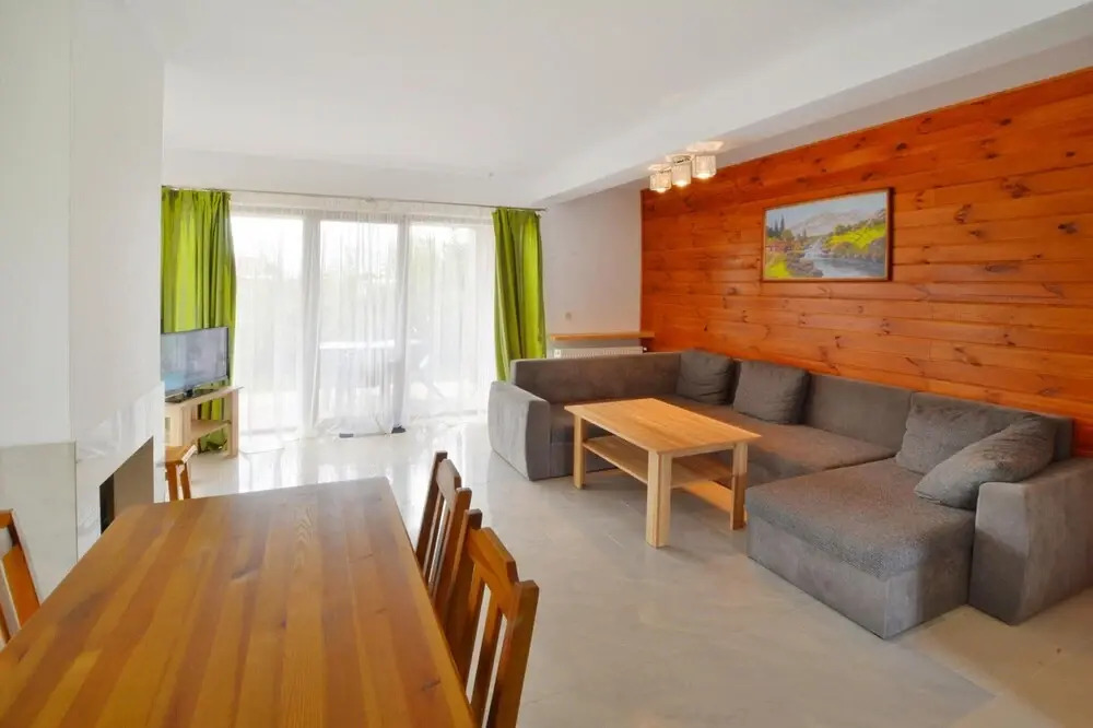 Holiday home with garden, close to the beach