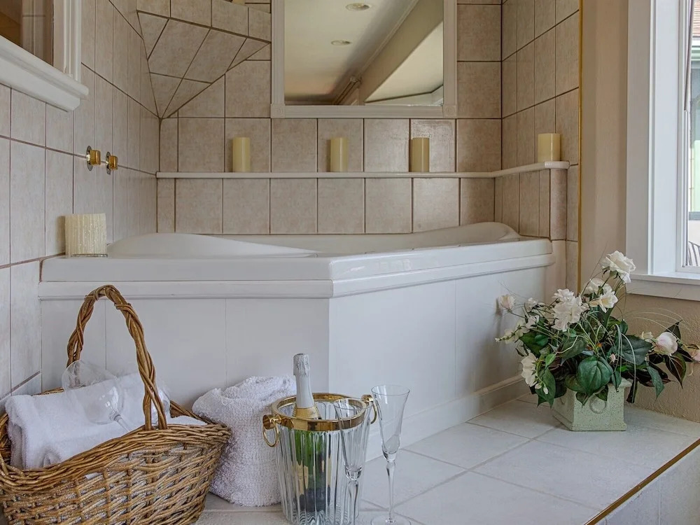 Beachside Villa Suites and Vacation Rentals