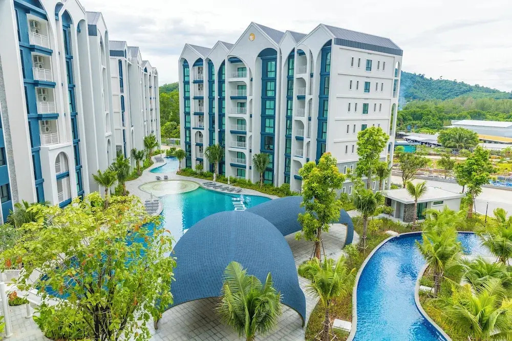 250m Beach 6Pool Kids Club All In 1 c111