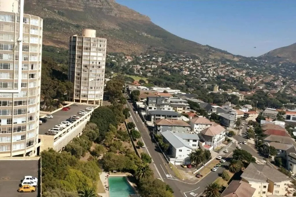 Disa Park Studio with Mountain Views