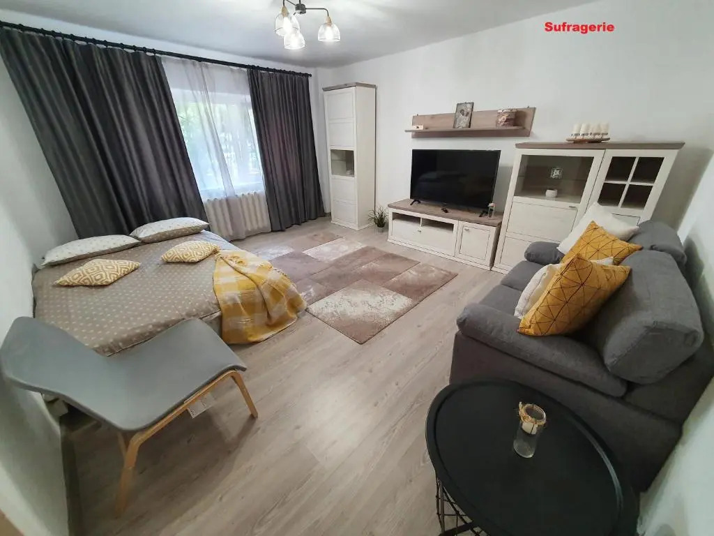 MIA Central, Large Apart, 3 rooms, 2 baths, AFI Mall