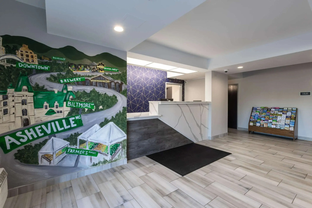 Rodeway Inn & Suites near Outlet Mall - Asheville