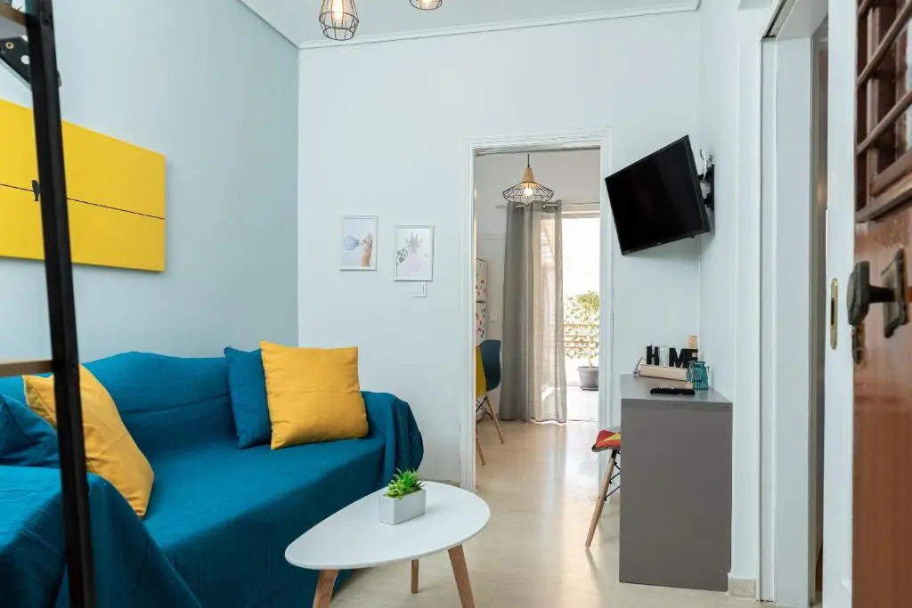 Loutraki apartment Greek open house