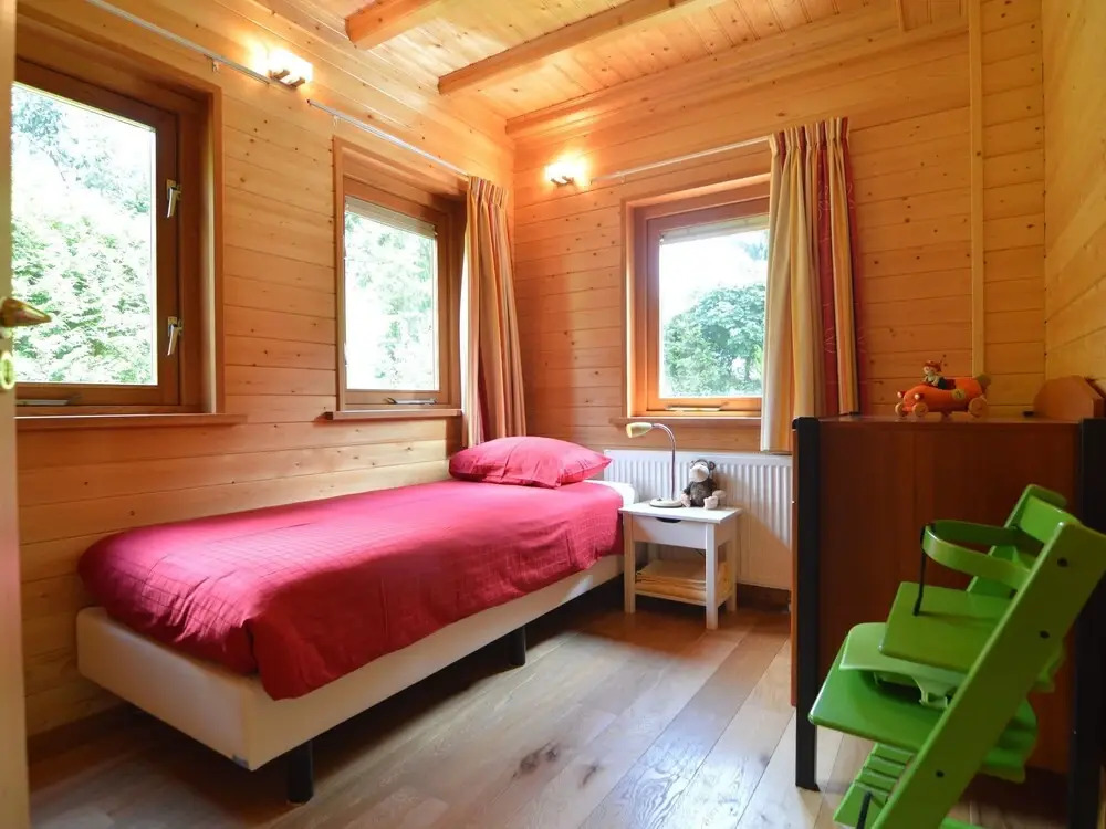 Beautiful wooden villa on a large private site on the Veluwe