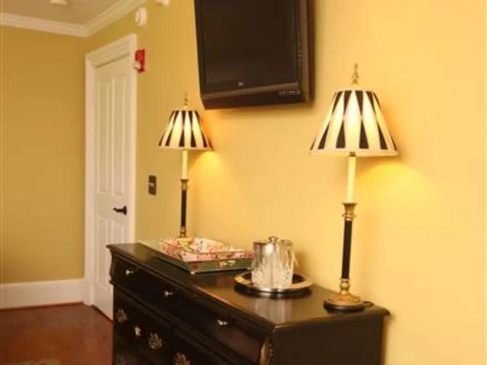 Chestnut Hill Bed & Breakfast