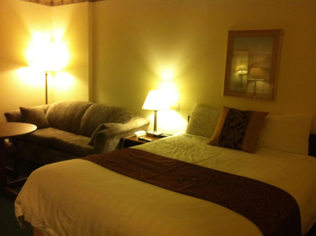 Redwood Motor Inn