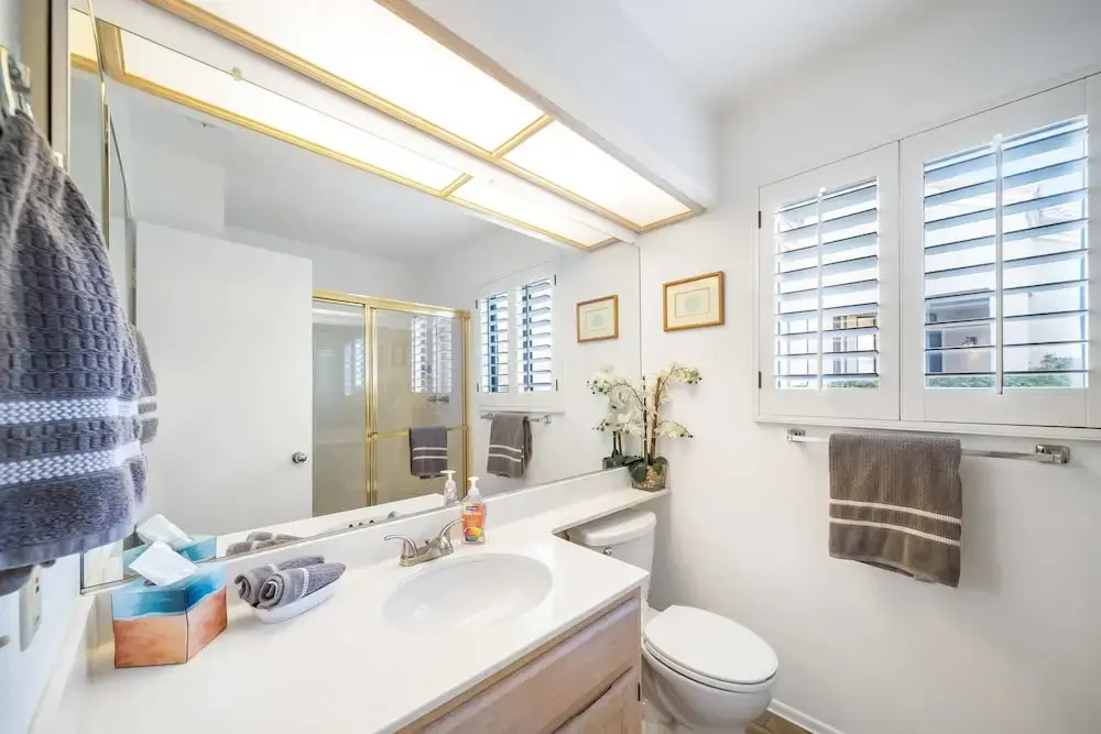 Charming Condo With Golf Course View