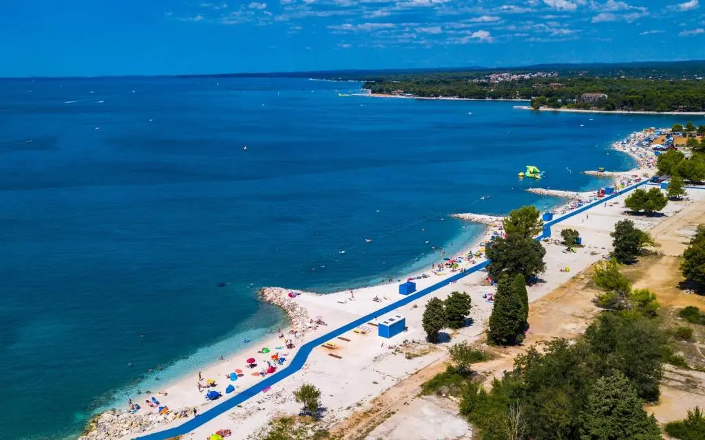 Villa Andrija Family Dream with heated pool at the sea with beautiful garden, outside cinema and kids playground