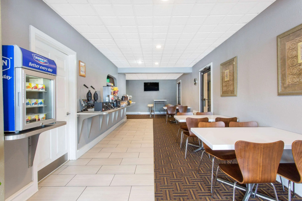 Super 8 by Wyndham Wytheville
