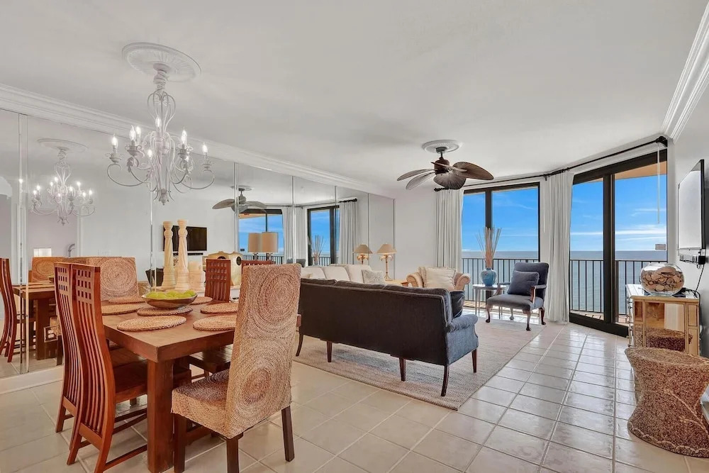 Beachfront Condo w/ View & Pool, Sleeps 8