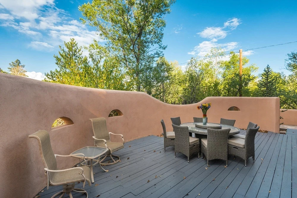 Encantada - Spacious and Luxurious Home, Walk to The Plaza