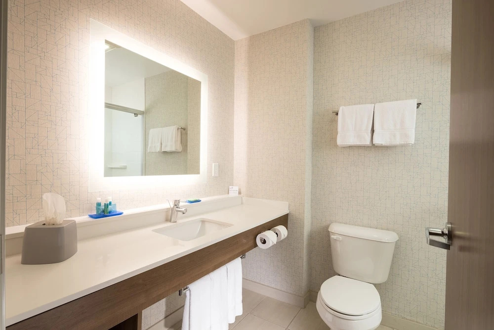 Holiday Inn Express & Suites - Michigan City by IHG