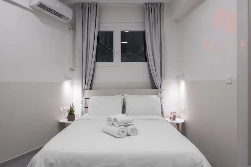 Venus, Nilie Hospitality MGMT