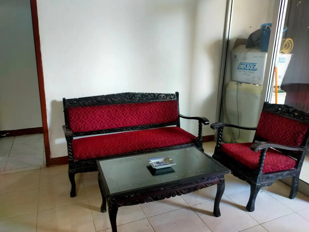 Ombai Guest House 27 Syariah Mitra RedDoorz