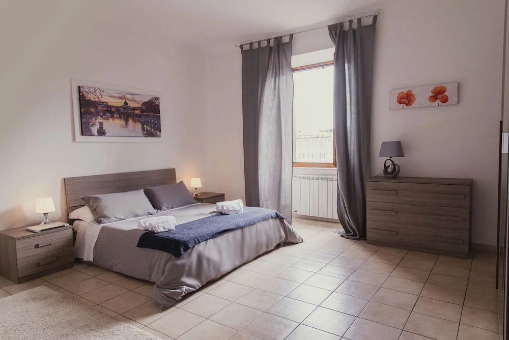 Vatican Dome View Apartment