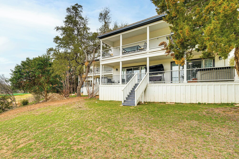 Private Hot Tub & Golf Course Views: Lakeway Gem