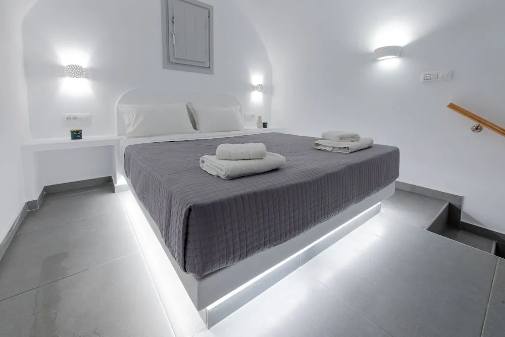 Golden View Jacuzzi Suites