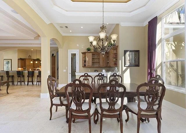 Versailles by the Sea 8 Br home by RedAwning