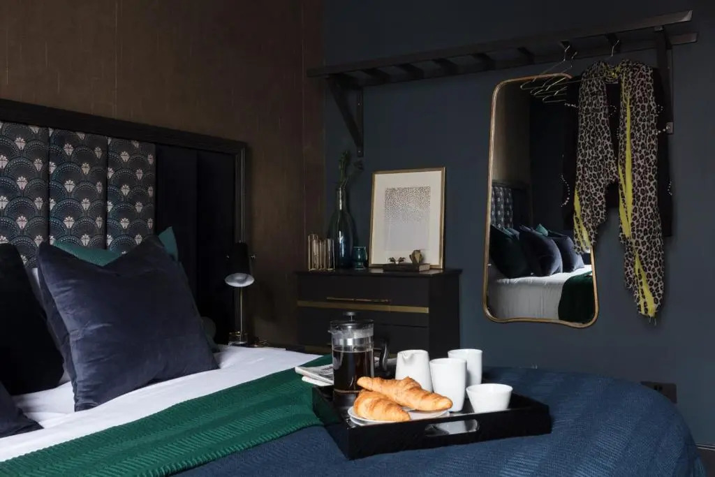 Luxury Boutique Apt in fashionable Stockbridge 5*