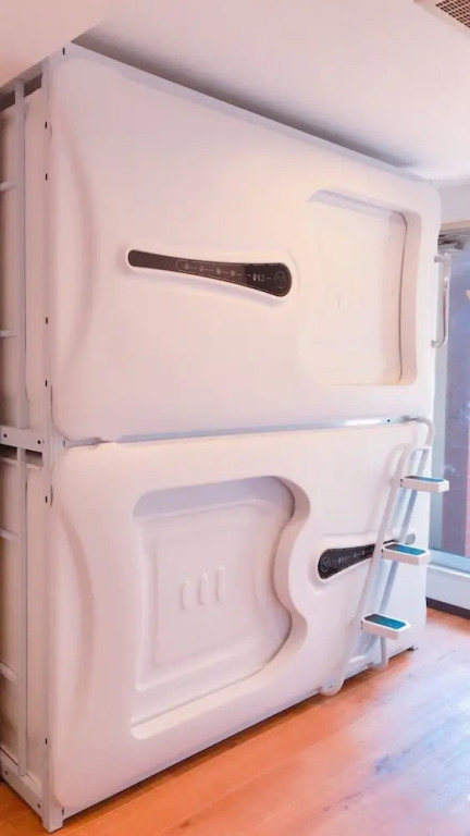 Full Cabin Hostel