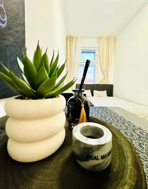 Stylish 4BR Apt Near Westbahnhof