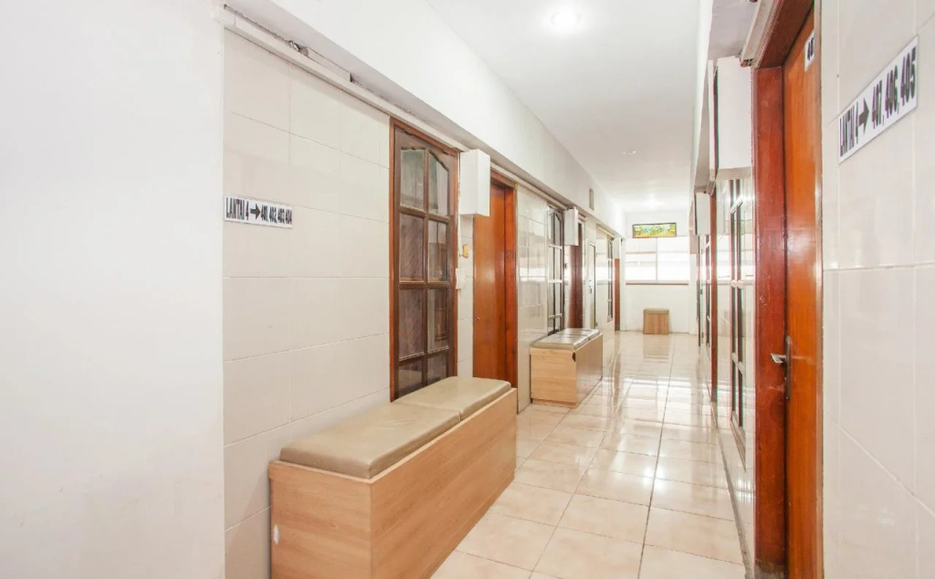 OYO 164 Ang's Residence