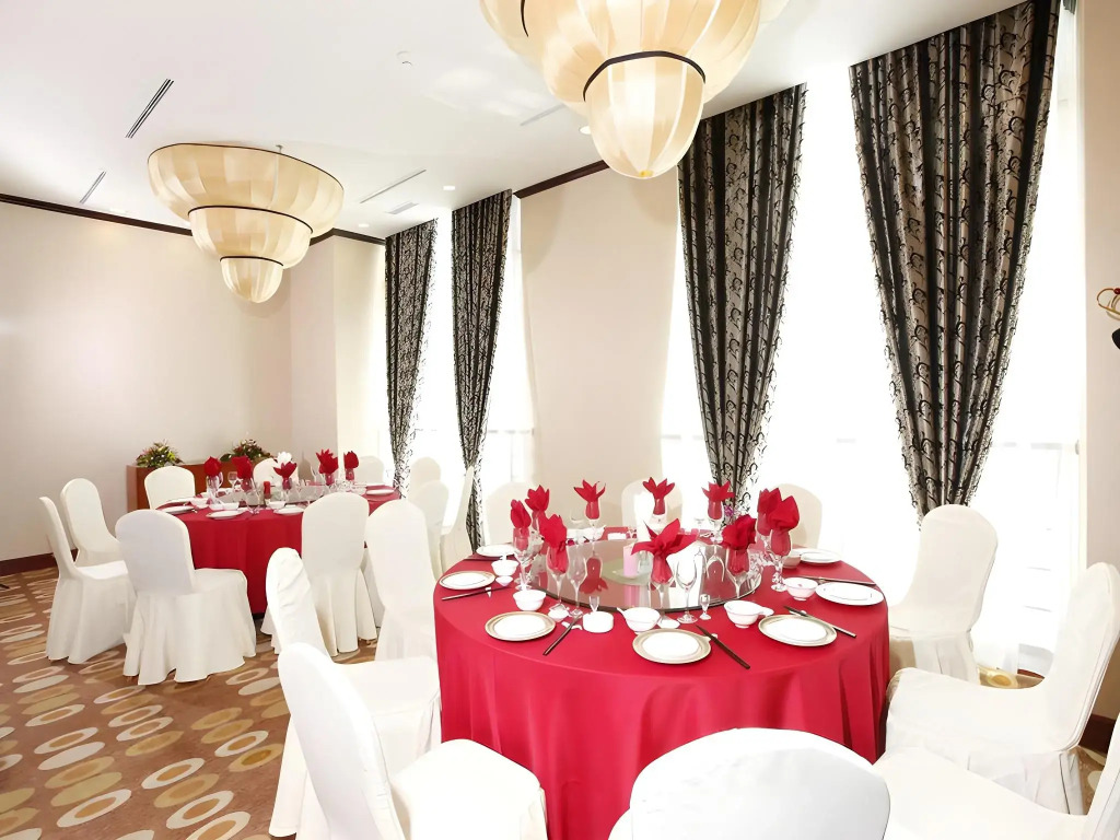 Majestic Mong Cai Hotel