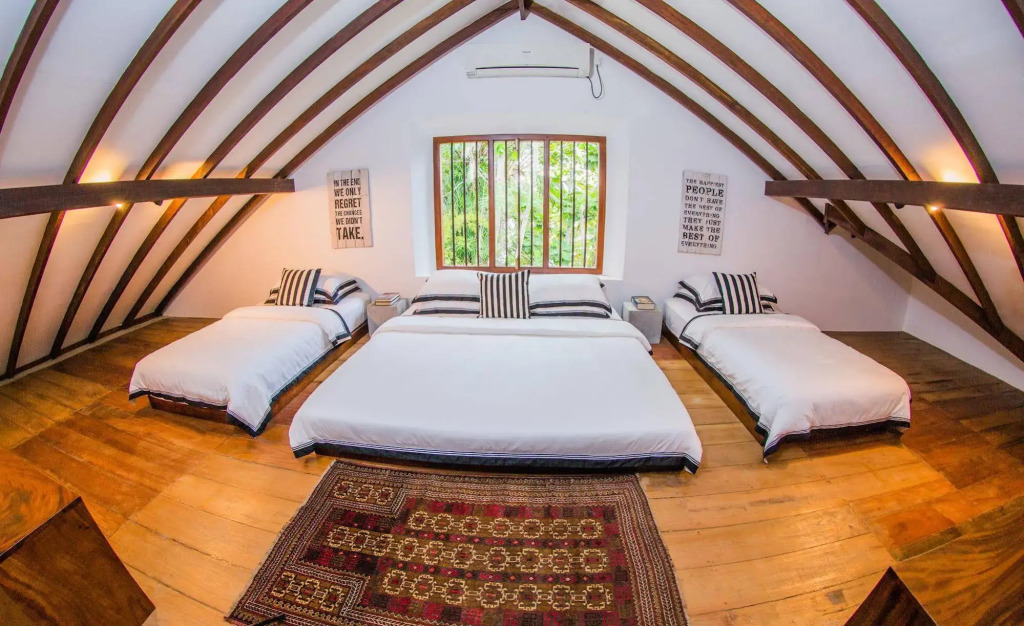 MO River House Luxury Villa