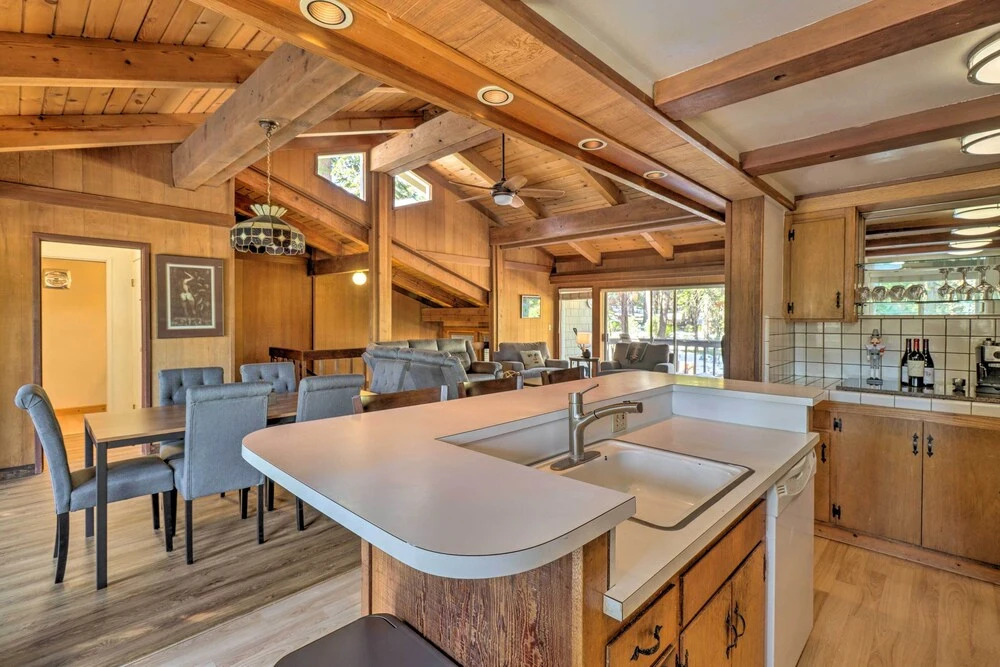 Ski and Soak Hot Tub Haven in Tahoe City!