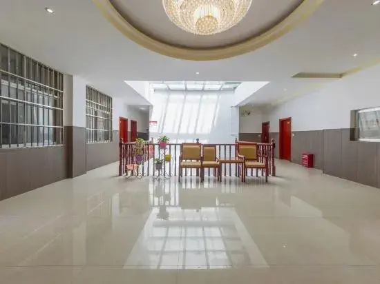 Zai Shui Yi Fang Hotel (Qiubei Jiaolian Plaza)