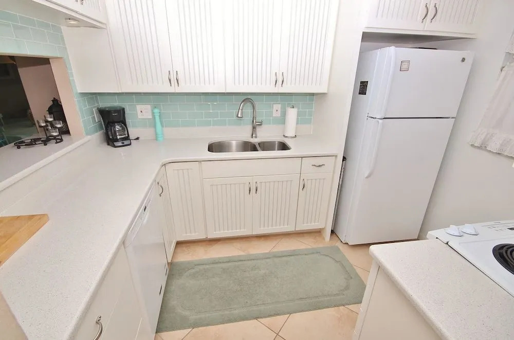 Sea Coast Gardens III 208 Apartment 2