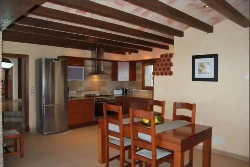 House - 4 Bedrooms with Pool and WiFi - 103976