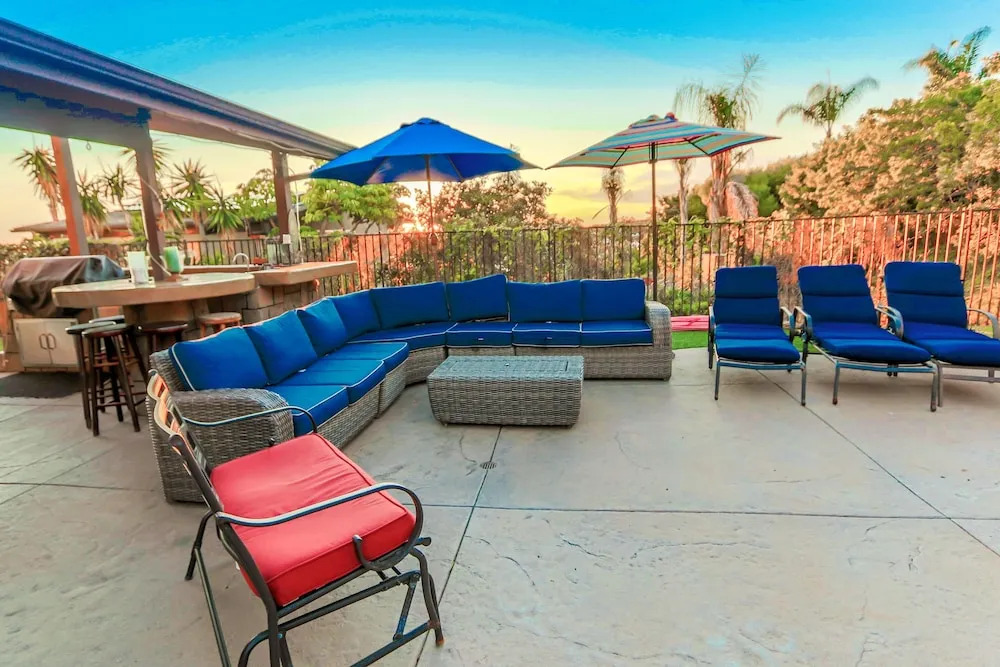 Ocean-view W/ Casita, Heated Pool & Hot Tub 5 Bedroom Home