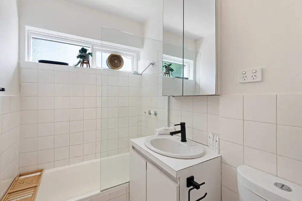 Contemporary 1-bed Unit Near Chapel St