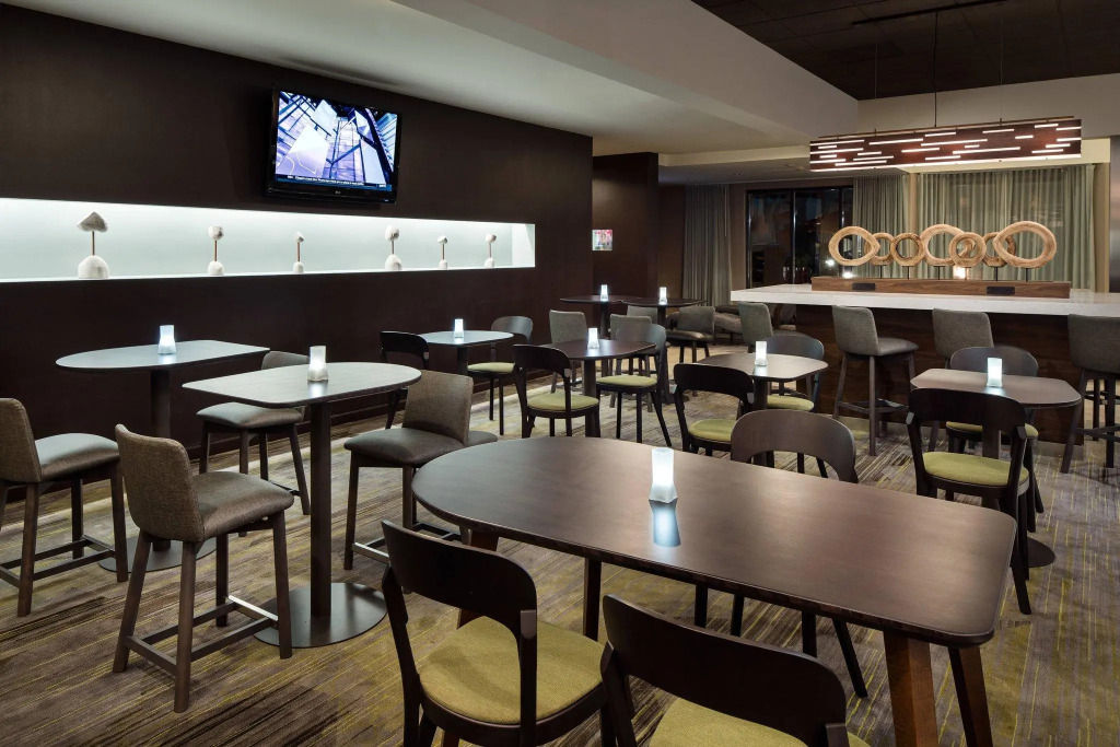 Courtyard by Marriott Phoenix Airport