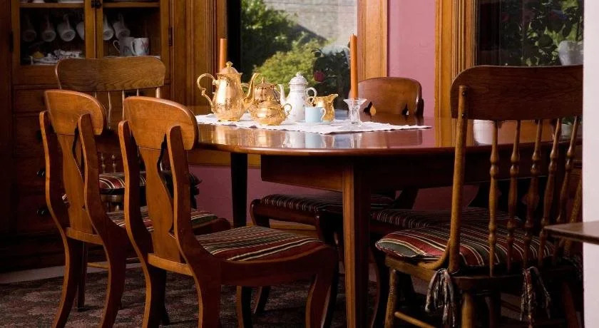 The Iris Inn
