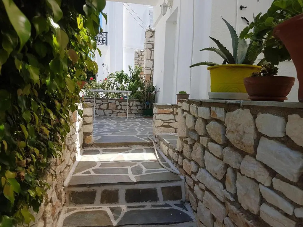 studios MARIA in naoussa paros 2-4 persons